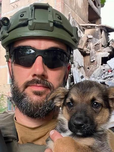 Jesse Adams trabalhava como voluntário no resgate de animais nas zonas de conflito na Ucrânia