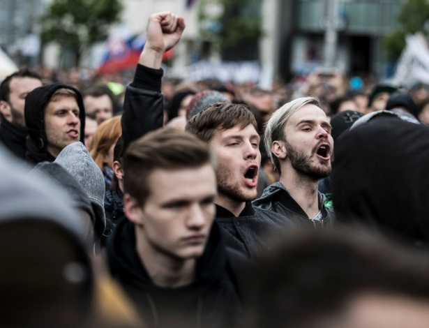 Manifestação contra a corrupção em Bratislava, na Eslováquia - AKOS STILLER/NYT