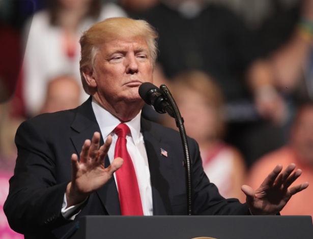 Donald Trump, em discurso na cidade de Cedar Rapids, no Estado de Iowa - Scott Olson/Getty Images/AFP 