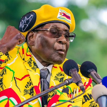 Robert Mugabe em 8 de novembro de 2017 - Jekesai Njikizana/AFP