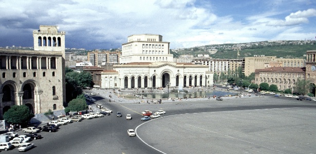 A transição pacífica do poder seguida pela Revolução Velvet já começou a transformar Yerevan, a capital da Armênia - BBC