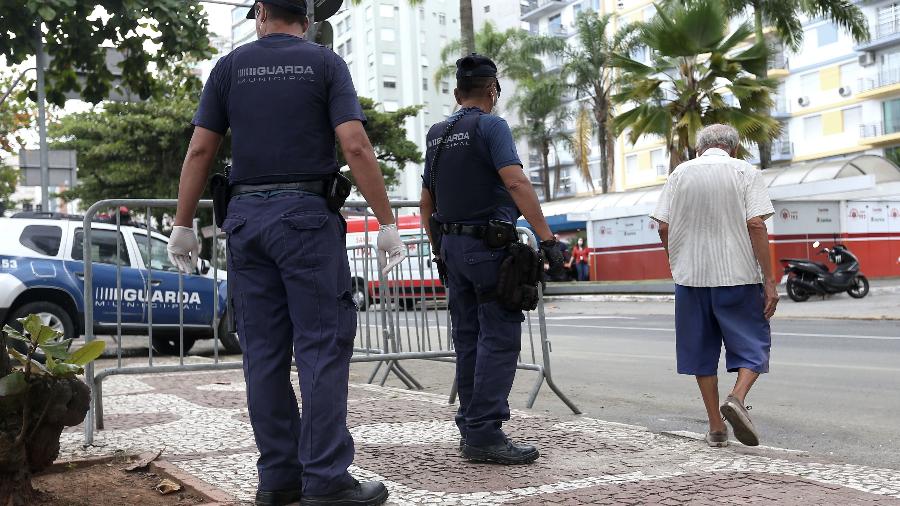 A prefeitura de Santos emitiu decreto em que proíbe circulação pelo calçadão - GUILHERME DIONíZIO/ESTADÃO CONTEÚDO