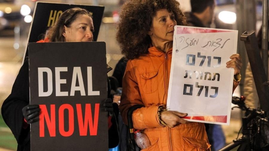 Manifestantes em Tel Aviv pedem por "acordo, agora" para liberação de israelenses feitos reféns na Faixa de Gaza