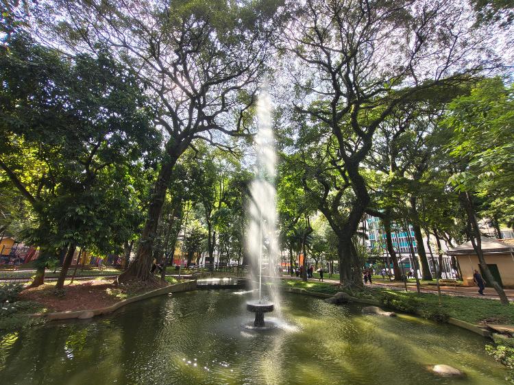 Foto com ultrawide (0.5x) Foto com ultrawide (0.5x)