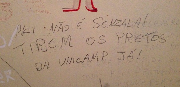 Pichação racista no banheiro do IFCH (Instituto de Filosofia e Ciências Humanas) da Unicamp (Universidade Estadual de Campinas) - Otávio Catelano