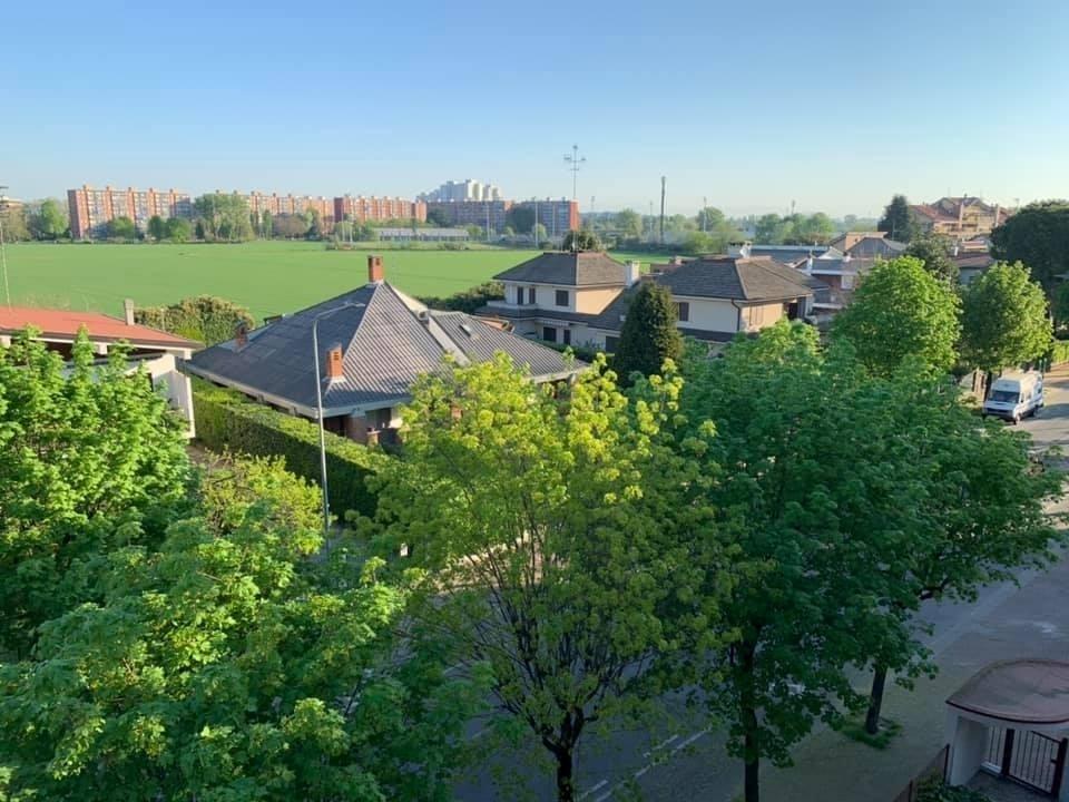 Milão, Itália "Vista da minha cozinha." - Michela Vergani‎/View From My Window/Facebook