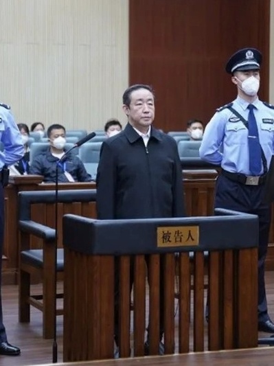 Homem é preso na China depois de extorquir ex-namorada por causa