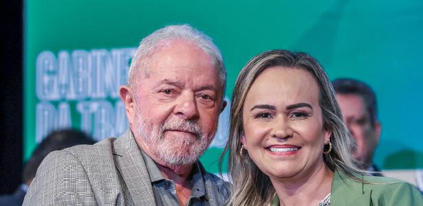 O presidente Lula e Daniela Carneiro, ministra demitida