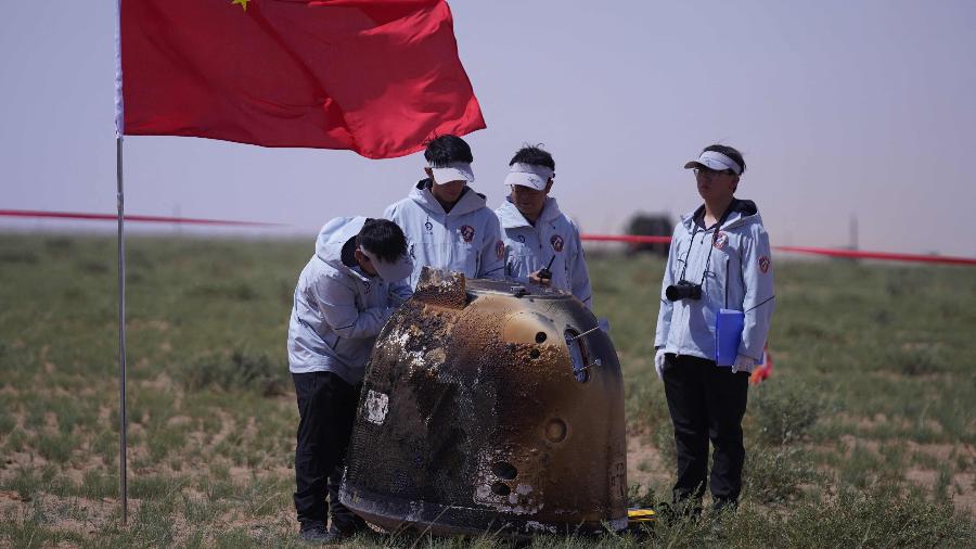 Uma sonda chinesa transportando amostras do outro lado da Lua retornou à Terra em 25 de junho