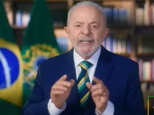 Lula defende que democracia é capacidade de 'convivência civilizada entre opostos'