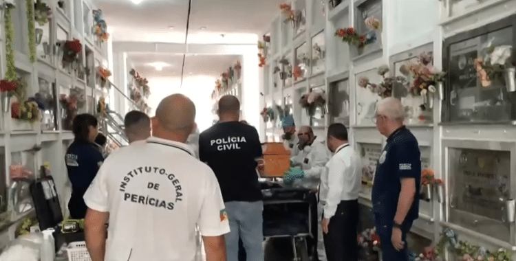 A exumação do corpo de Paulo foi realizada no Cemitério São Vicente, em Canoas (RS)