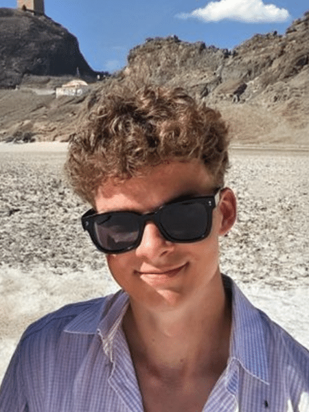 Edward Coristine, de 19 anos, que trabalha com Elon Musk no DOGE Edward Coristine, de 19 anos, que trabalha com Elon Musk no DOGE