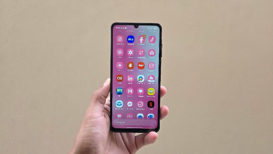 Proposta do Galaxy A06 5G é ser simples e funcional Proposta do Galaxy A06 5G é ser simples e funcional