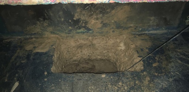 Túnel para fuga de presos encontrado dentro de uma cela no Compaj, em Manaus - Divulgação/Seap