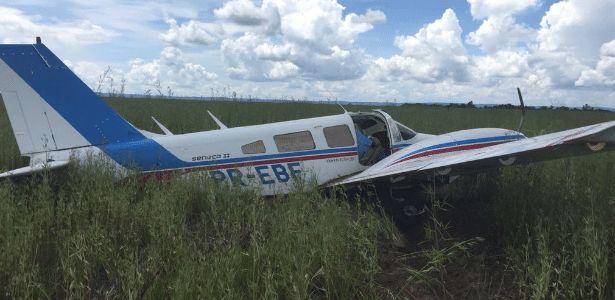 Avião bimotor foi interceptado pela FAB - Divulgação/FAB e Polícia Federal