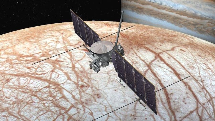 Ilustração mostra como será a missão da Europa Clipper, que tentará determinar se a lua de Jupiter pode ter condições de abrigar vida - Nasa