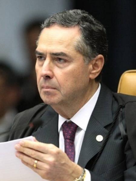 Barroso: ao pedir a inclusão de Bolsonaro no inquérito das fake news, o ministro municia o ex-capitão - Foto: Carlos Moura / STF
