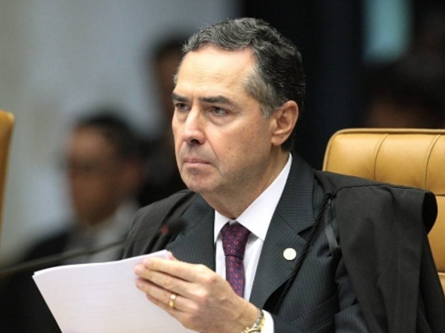"Inquérito do fim do mundo" foi má tática de Barroso contra Bolsonaro