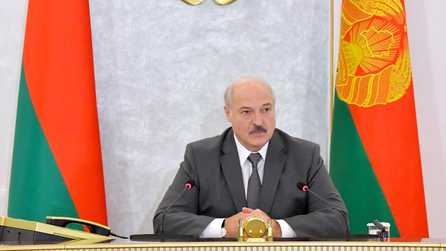 "Não nos é dado o poder para pegá-lo, jogá-lo fora e entregá-lo", disse presidente de Belarus - Getty Images