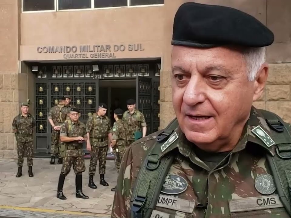 Biografia - Comandante do Exército - Exército Brasileiro