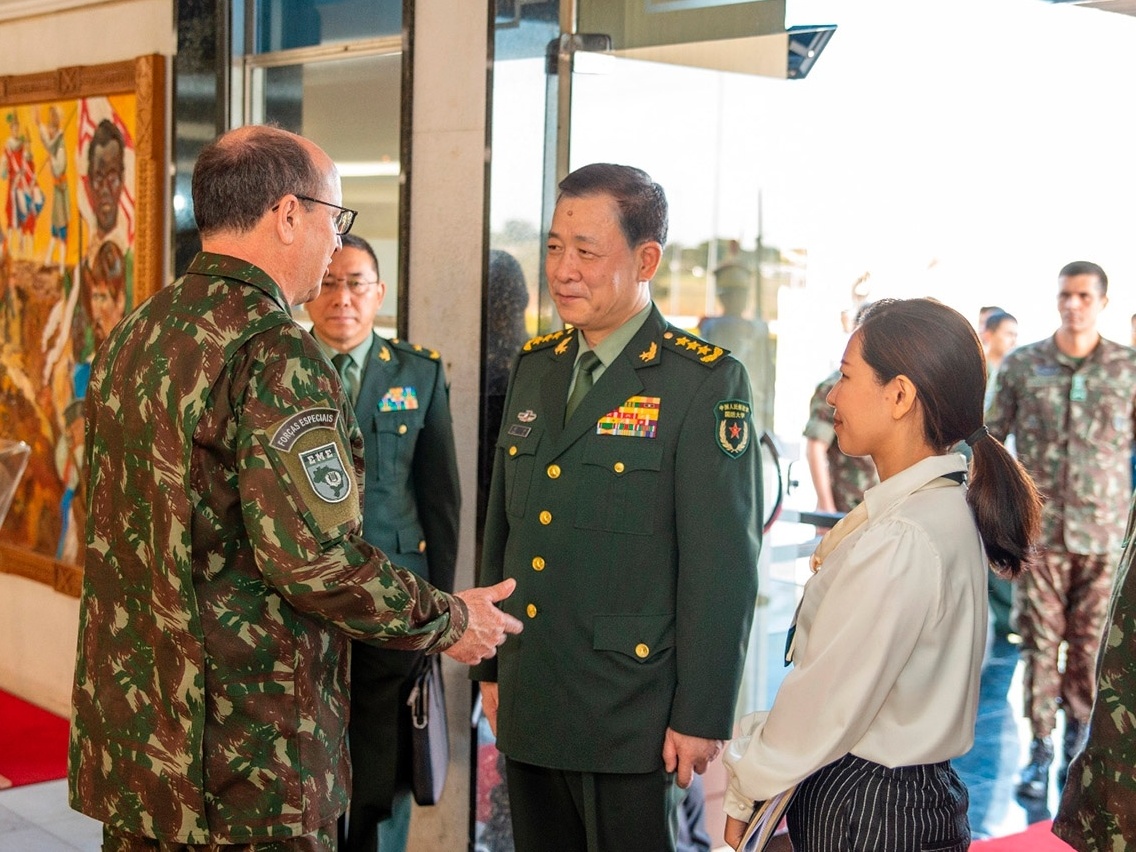 Toque feminino nos quartéis altera a história do Exército Brasileiro