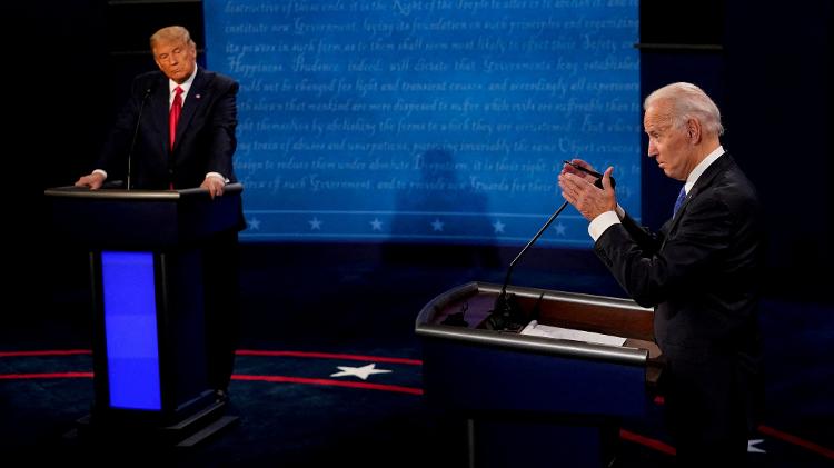 Biden e Trump no último debate presidencial no Tennessee, em 2020