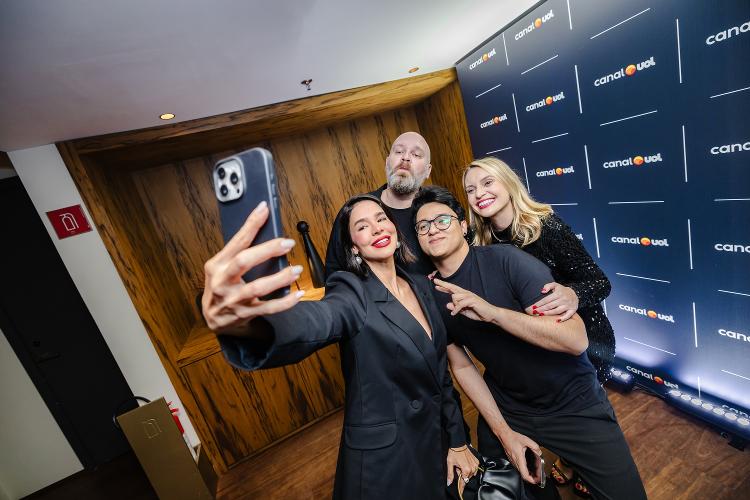 Turma do entretenimento reunida: Kerline, Dieguinho e Chico Barney