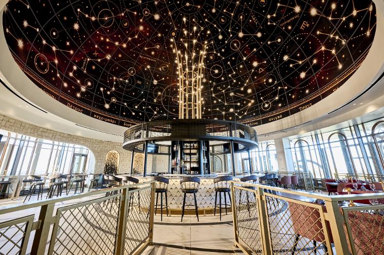 Bar Helios no Universal Helios Grand Hotel tem vista de 360 graus Bar Helios no Universal Helios Grand Hotel tem vista de 360 graus
