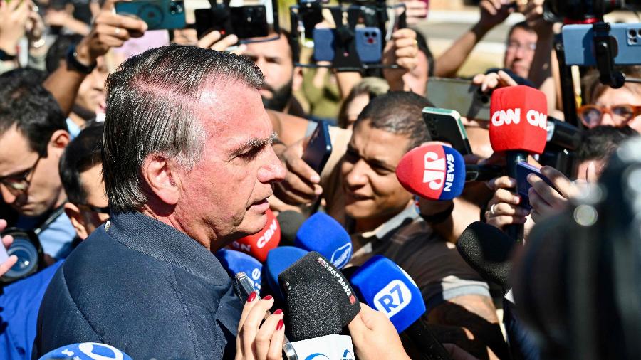 O ex-presidente Jair Bolsonaro fala depois de colocar tornozeleira eletrônica O ex-presidente Jair Bolsonaro fala depois de colocar tornozeleira eletrônica