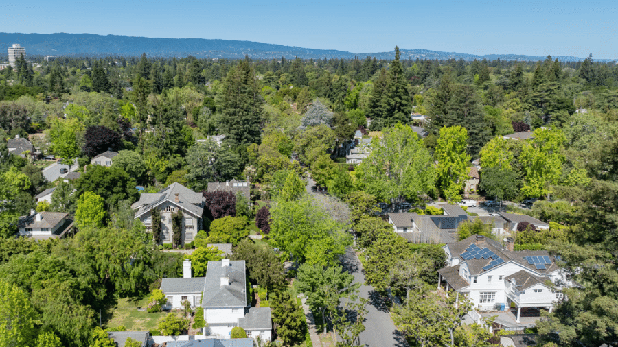 Mark Zuckerberg comprou pelo menos 11 casas em bairro de luxo nos EUA Mark Zuckerberg comprou pelo menos 11 casas em bairro de luxo nos EUA