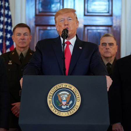 8.jan.2020 - O presidente dos EUA, Donald Trump, faz discurso na Casa Branca para falar dos ataques a bases norte-americanas no Iraque - Kevin Lamarque/Reuters