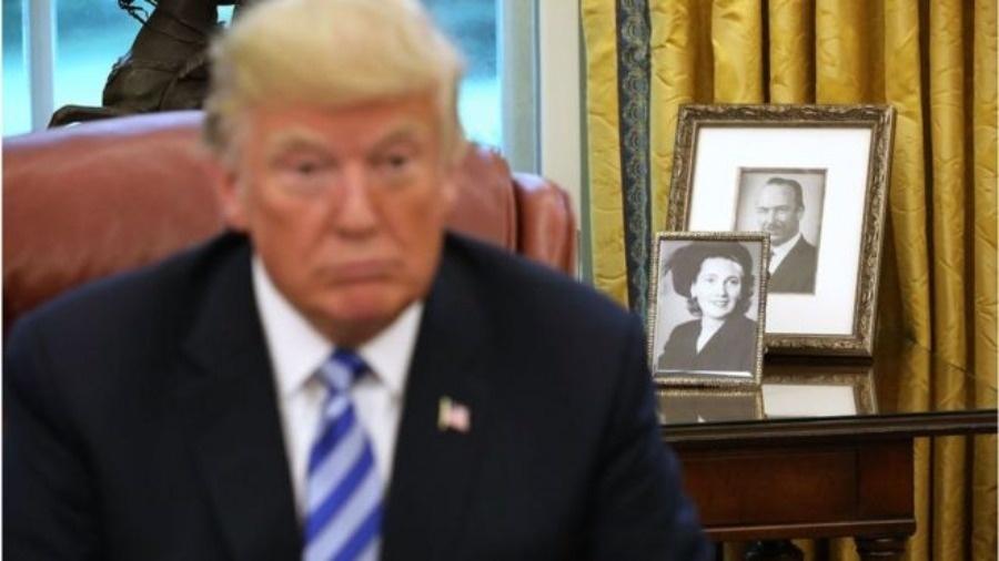 Fotos dos pais de Donald Trump no Salão Oval da Casa Branca - Getty Images
