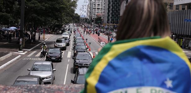 Após carreata da esquerda, direita protesta contra Bolsonaro