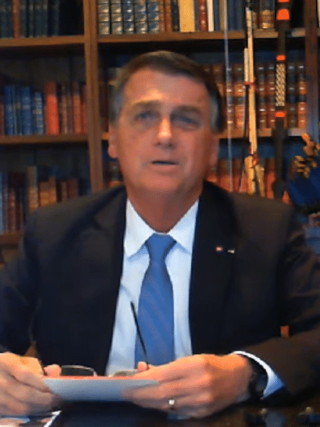 12.ago.2021 - O presidente Jair Bolsonaro (sem partido), durante sua live semanal - Reprodução/YouTube