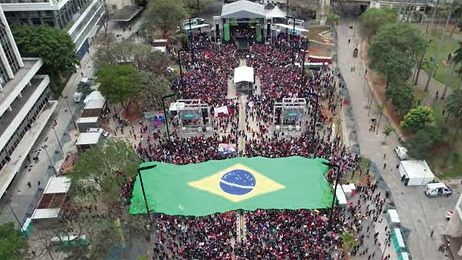 20.ago.2022 - Vista aérea do comício de Lula no Vale do Anhangabaú, no centro de São Paulo - Reprodução