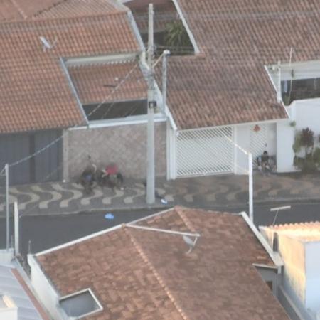 Criminosos fizeram reféns e trocaram tiros com seguranças durante tentativa de assalto a um carro-forte, em Araras, no interior de São Paulo