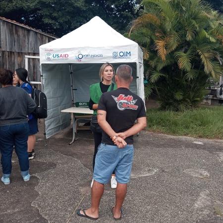 Atendimento da DPU na porta de abrigo em Porto Alegre
