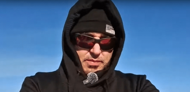 Terraplanista vai à Antártica 'provar' teoria, mas acaba admitindo erro