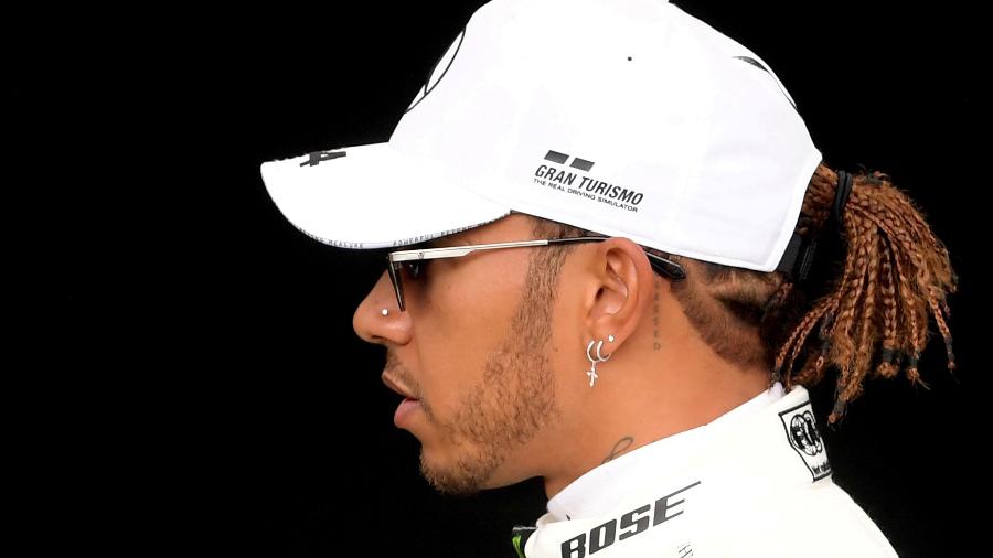 Lewis Hamilton, a três dias da primeira corrida, tem usado suas plataformas para falar sobre racismo - Tracey Nearmy