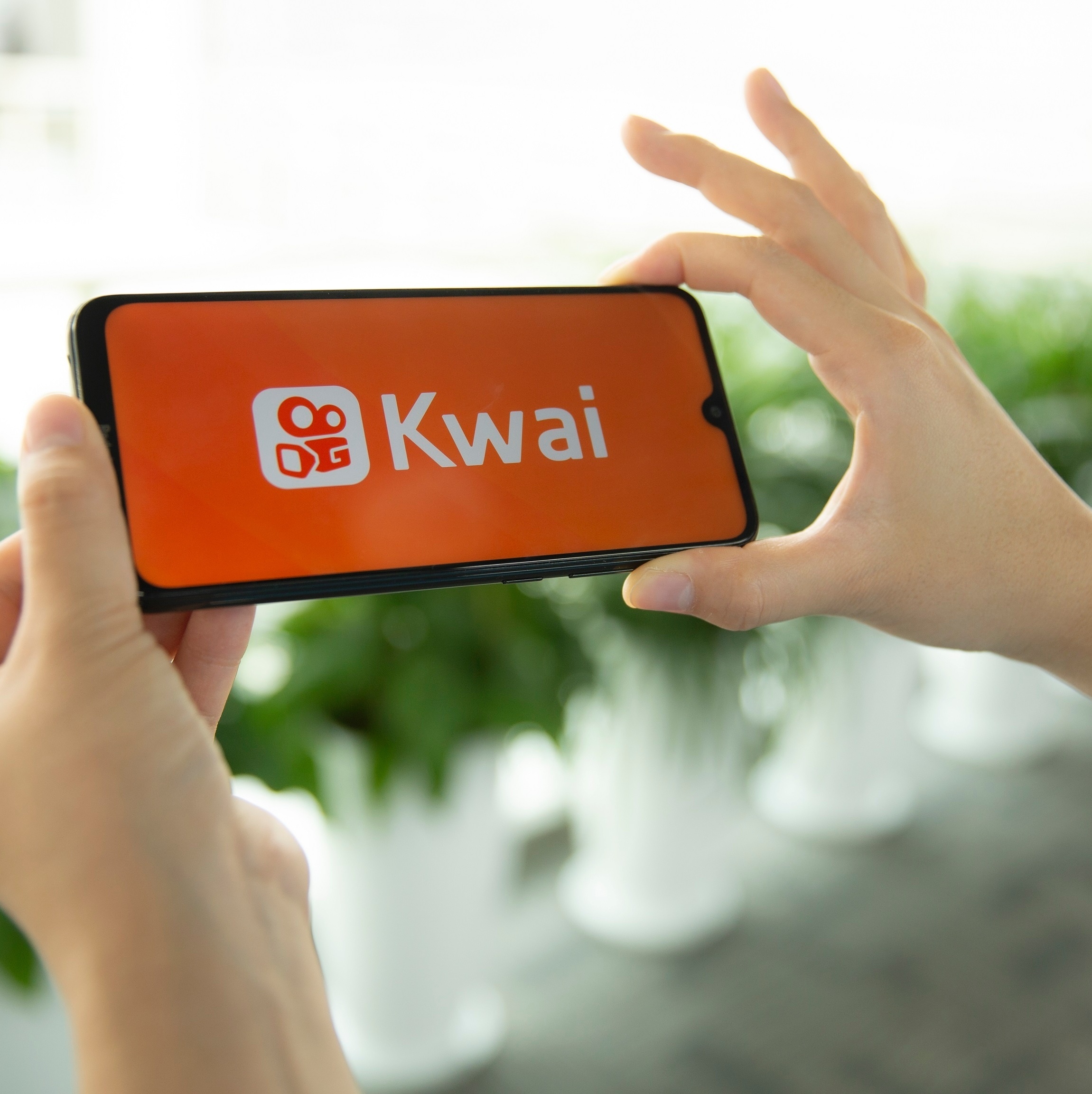 Como ganhar dinheiro no Kwai: saiba como faturar no app do momento