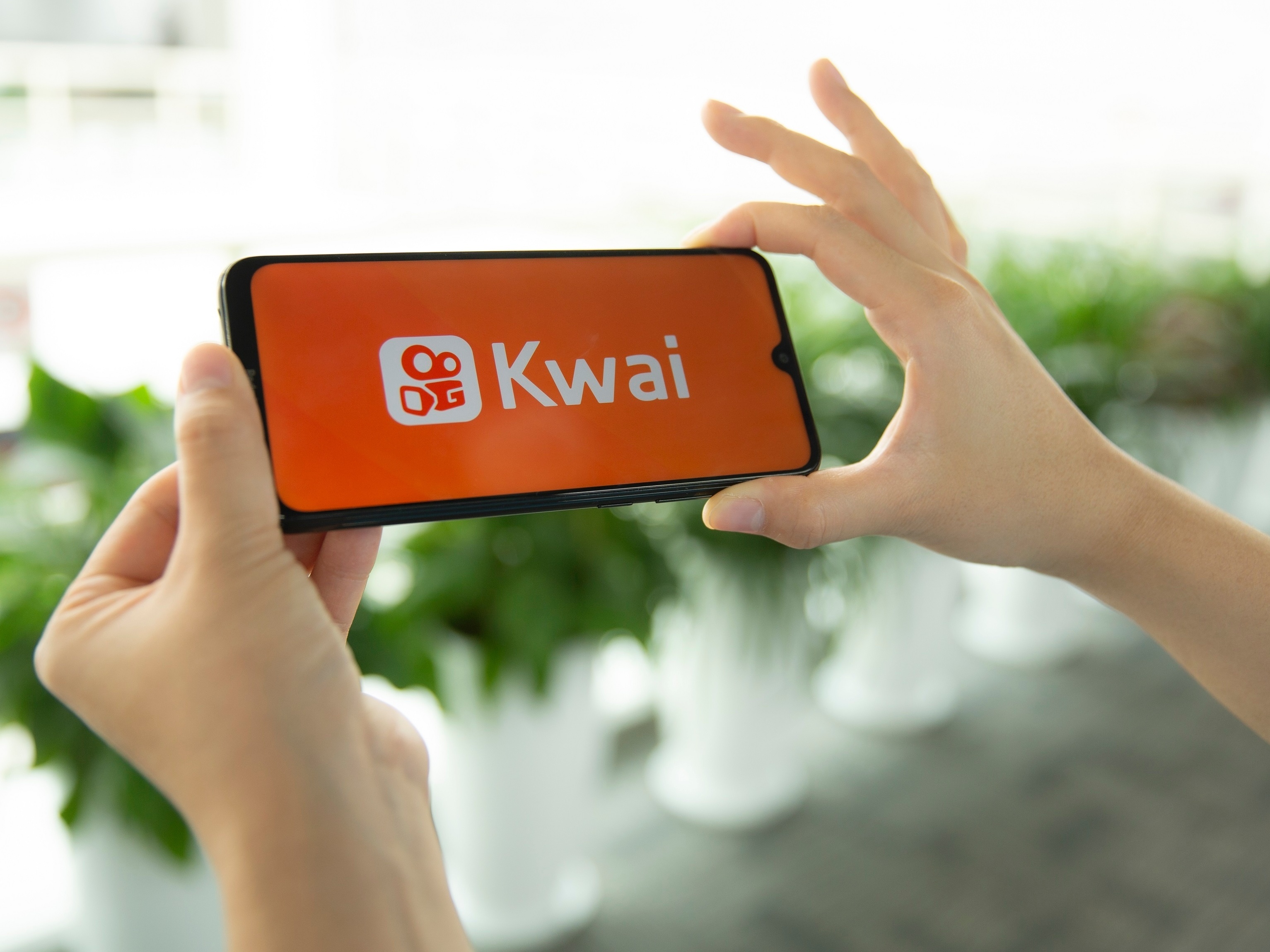 Como convidar pessoas para o app Kwai - Canaltech