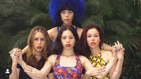 Na virada do século, com Baby, Nãnashara e Zabelê; as três irmãs formavam a banda pop SNZ - Reprodução/Instagram Baby do Brasil - Reprodução/Instagram Baby do Brasil