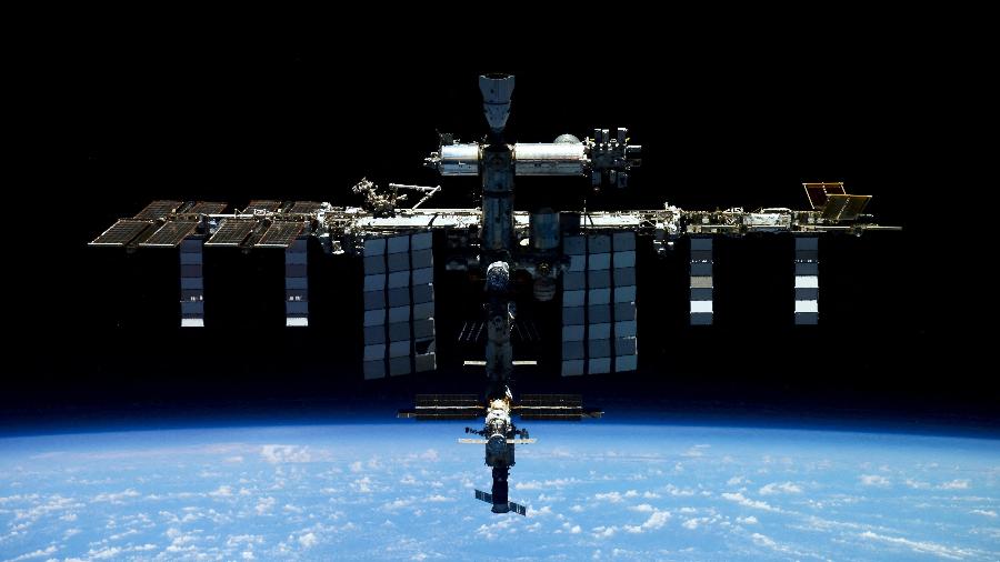 Imagem da ISS (Estação Espacial Internacional) feita pelo cosmonauta Pyotr Dubrov - Roscosmos via Reuters
