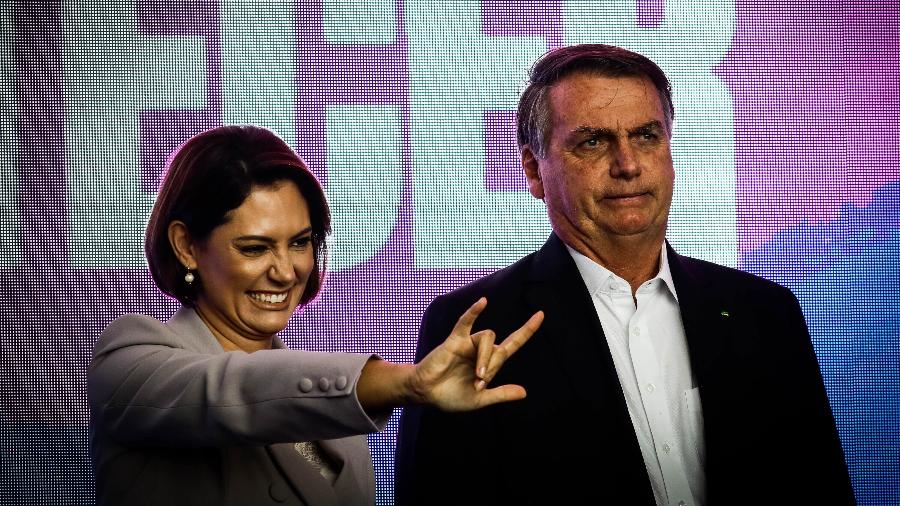 A ex-primeira-dama Michelle Bolsonaro e o ex-presidente Jair Bolsonaro