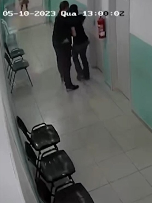 M&eacute;dico &eacute; preso ao ser gravado assediando enfermeira em posto de sa&uacute;de