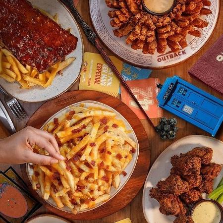 Popularidade do Outback no Brasil foi assunto de jornal dos EUA, onde a marca foi criada há mais de 30 anos Popularidade do Outback no Brasil foi assunto de jornal dos EUA, onde a marca foi criada há mais de 30 anos