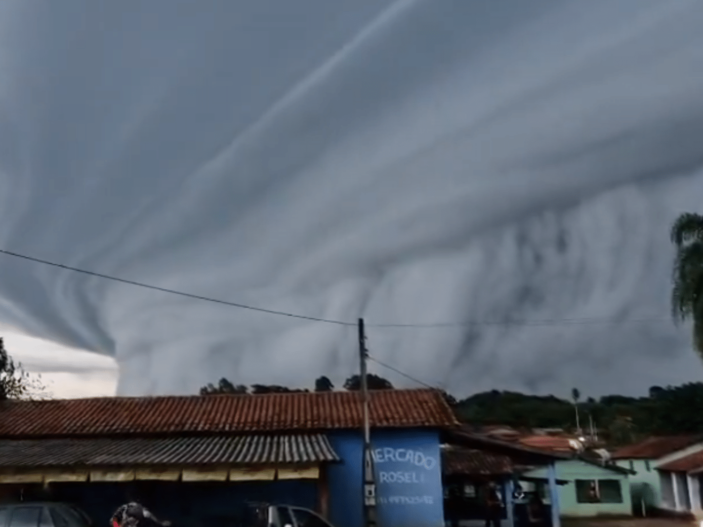 Supercélula: nuvem 'gigante' assusta moradores do interior de SP