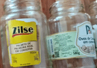 3 truques fáceis para tirar etiquetas e cola de potes de vidro sem arranhar (Foto: Reprodução/Youtube/@AllyArruda)