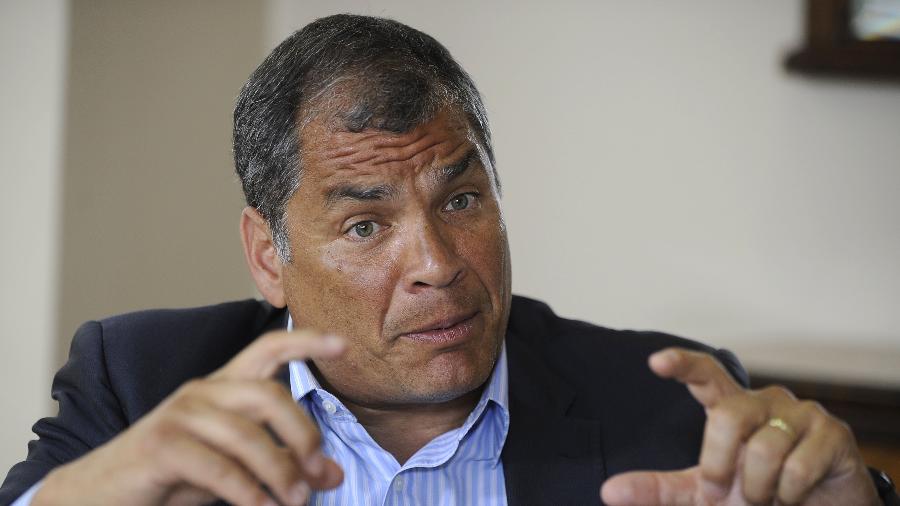 O ex-presidente Rafael Correa é alvo de acusações e diz estar sofrendo perseguição política - Camila Buendia/AFP