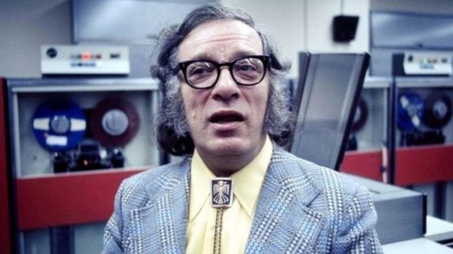 Isaac Asimov é um dos autores mais famosos de ficção científica e se inspirou, na década de 80, em George Orwell para fazer previsões - BBC